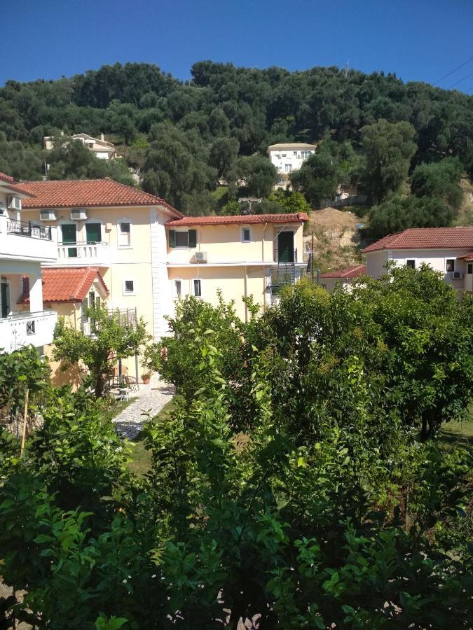 Perivoli Tessa'S Apartment Parga Bagian luar foto